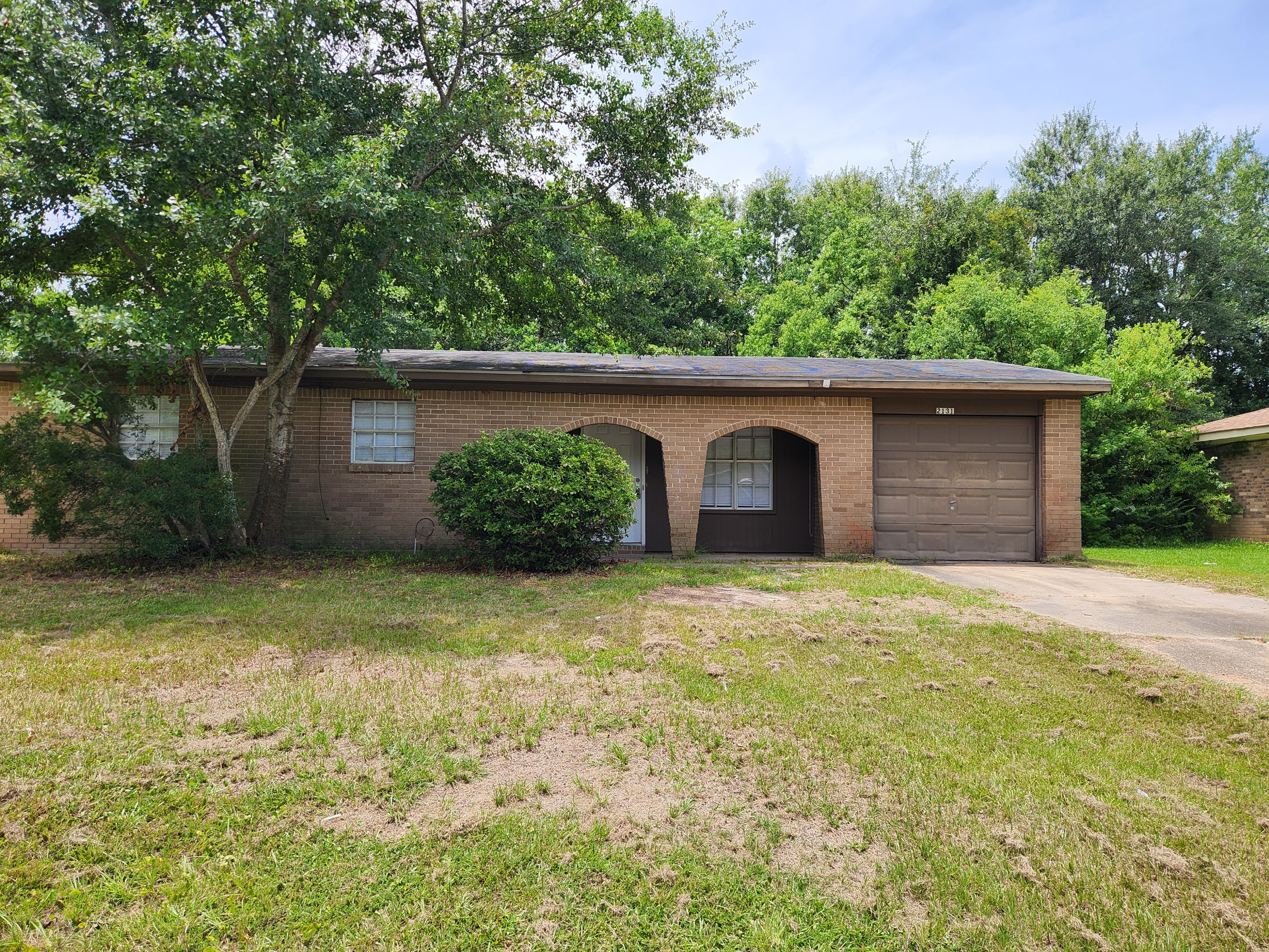 2131 Woodside Drive